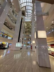 Lucky Plaza (D9), Shop House #561800521